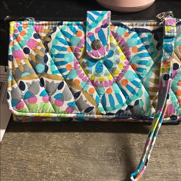 Vera Bradley Quilted Smartphone Wristlet NWT Sunny Medallion - Picture 5 of 5